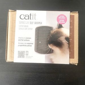 NEW CAT SELF GROOMER